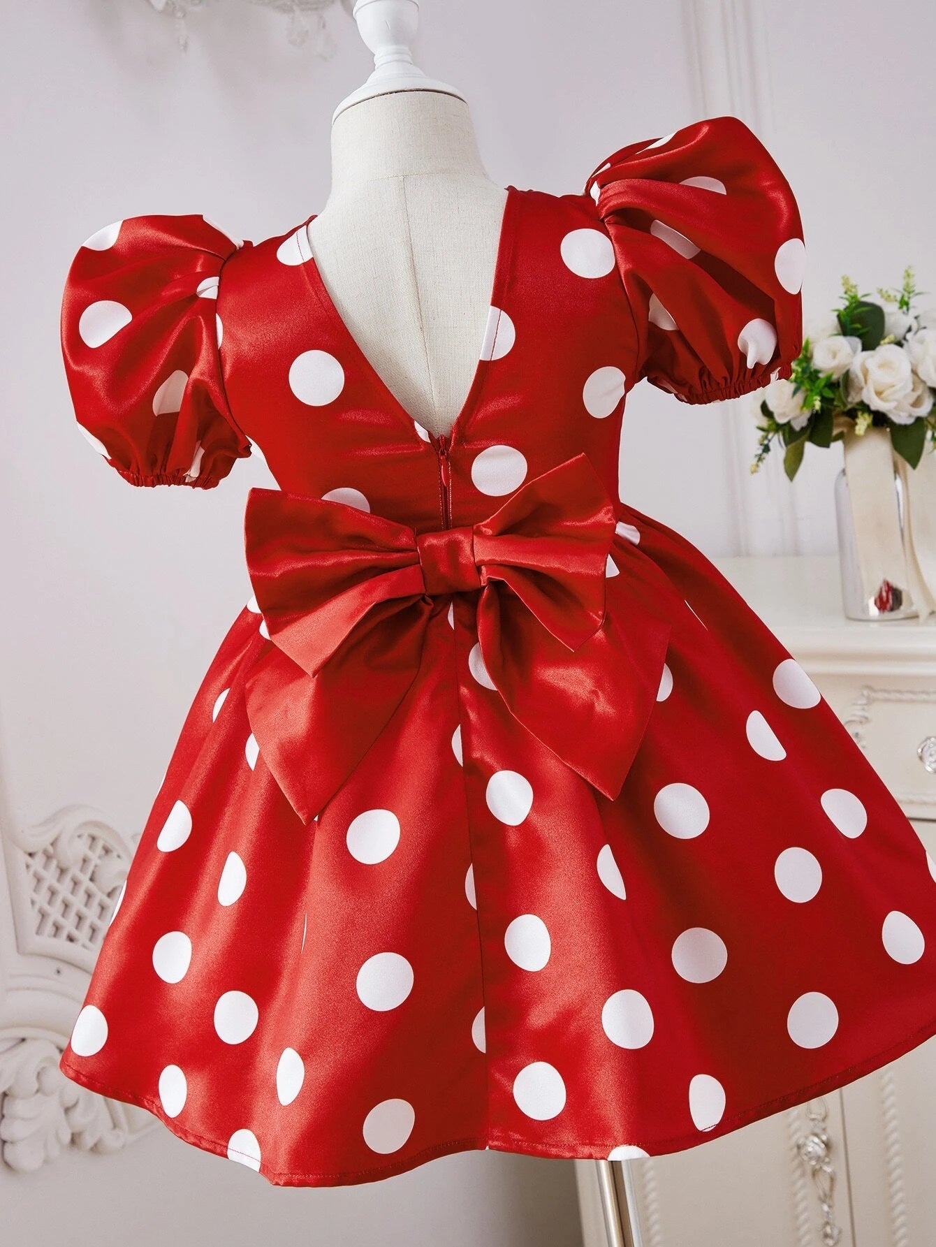 Young Girl Polka Dot Print Puff Sleeve Dress with Bow
