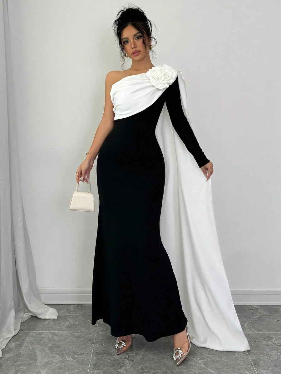 SHEIN Elenzga فستان اسود وابيض طويل بزخرفة زهري