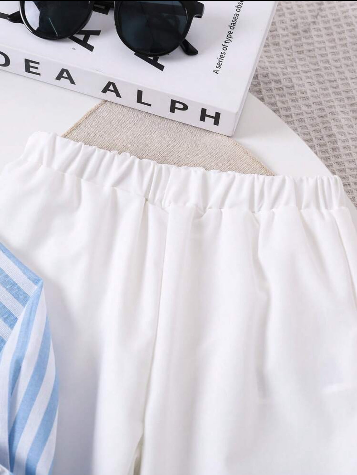 SHEIN طقم قميص وبنطال بأكمام طويلة بأسلوب جنتلمان للشباب الصغار مع وشاح مكمل