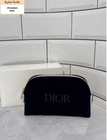 Dior حقيبة مخملية سوداء للمستحضرات التجميلية بشكل صدفة