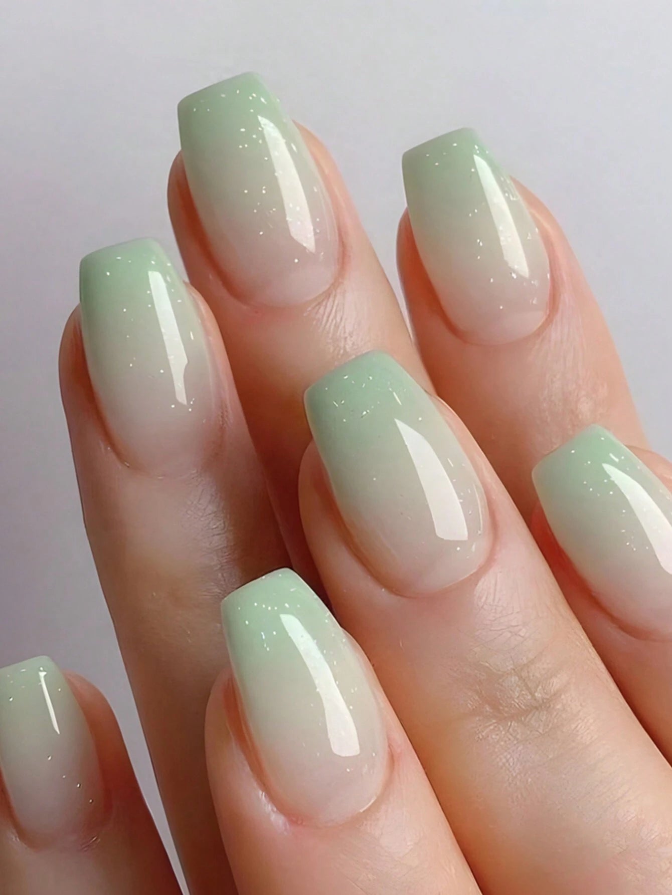 Upgrade Your Appearance: 24Pcs/Set Short Oval Shaped Ice-Clear & Pink & White Ombre False Nails, Suitable for Party, Dance & Daily Style Wear