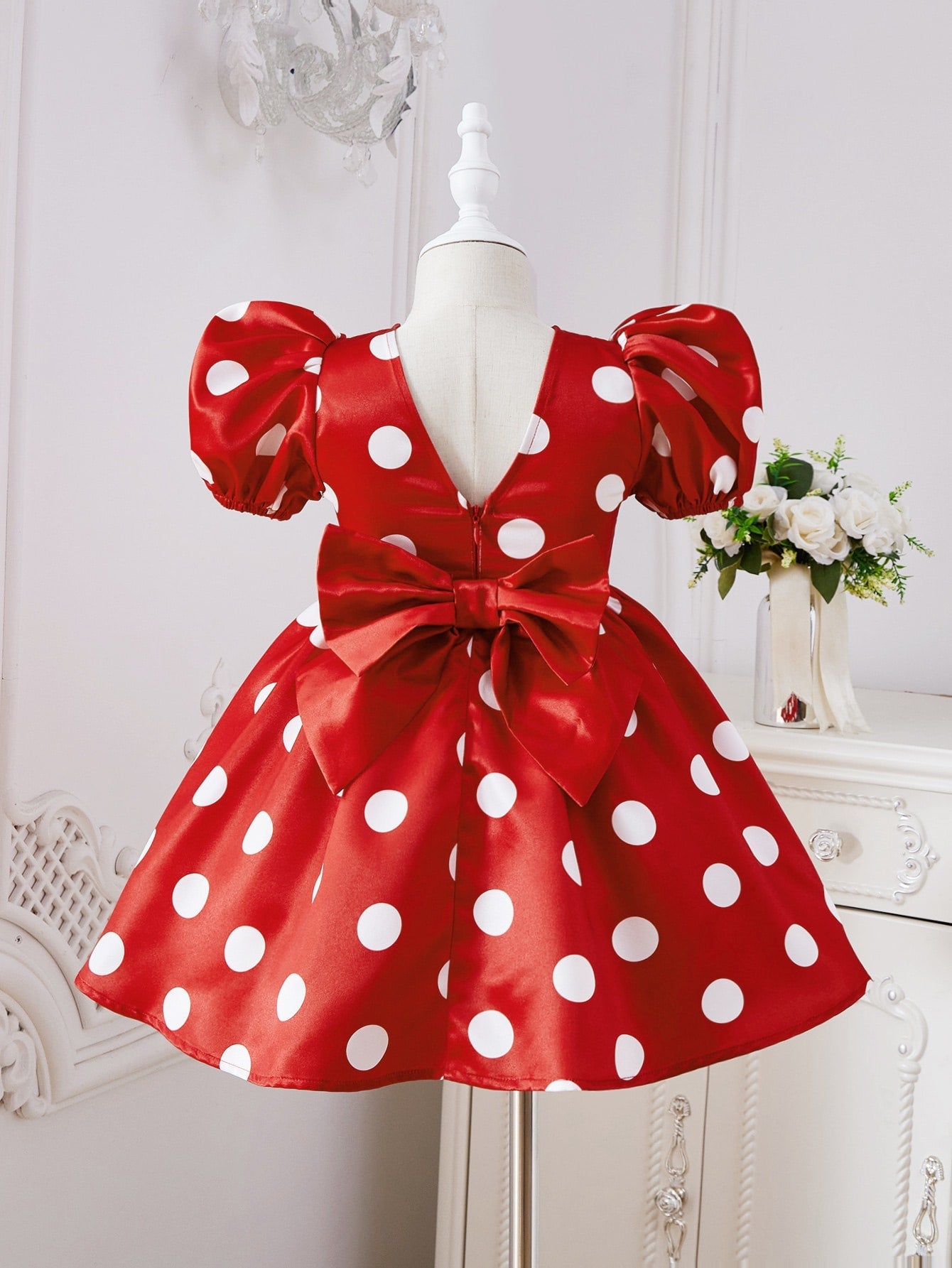 Young Girl Polka Dot Print Puff Sleeve Dress with Bow
