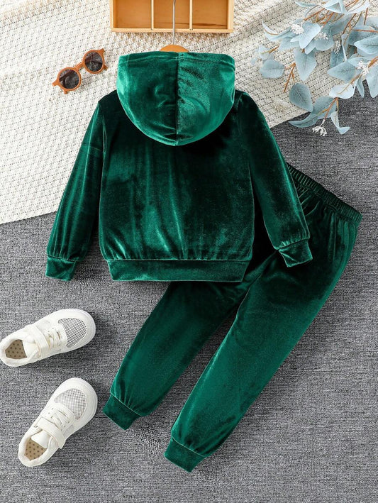 SHEIN بلوزة بقلنسوة وجيب الكنغر الفتاة الصغيرة مزينة بتاج بالخرز ورسالة , بنطال رياضي