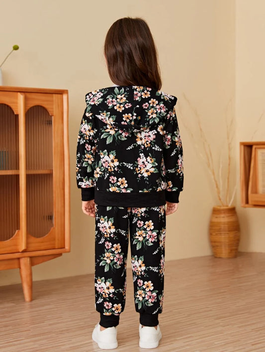 SHEIN معطف بومبر وسروال رياضي بنقش زهور لفتاة صغيرة