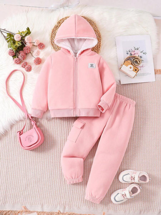 SHEIN هودي بسحاب تفاصيل مرقع بعبارة مبطن حراري مع بنطلون رياضي بنت طفل