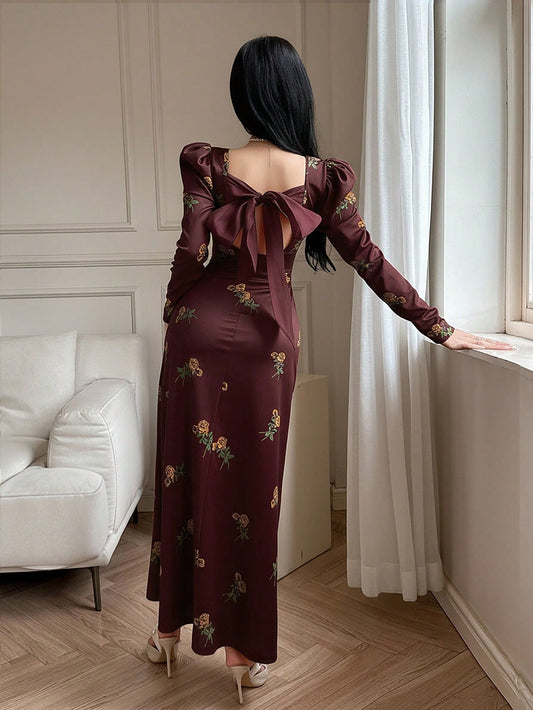 SHEIN Feyla فستان متوسط الطول مطبوع بزهور بأكمام منتفخة