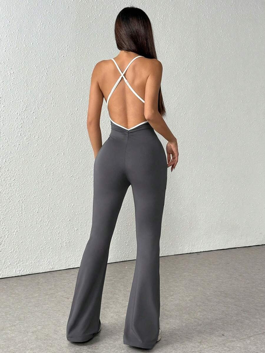 SHEIN بدلة رياضية قصيرة بدون أكمام وظهر مكشوف