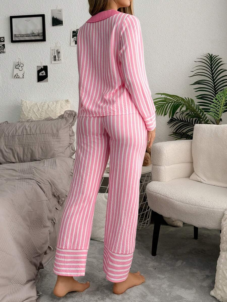 SHEIN SweetSlumber طقم بيجامة ناعم بأكمام طويلة بلون وردي و ياقة بشكل فيونكة