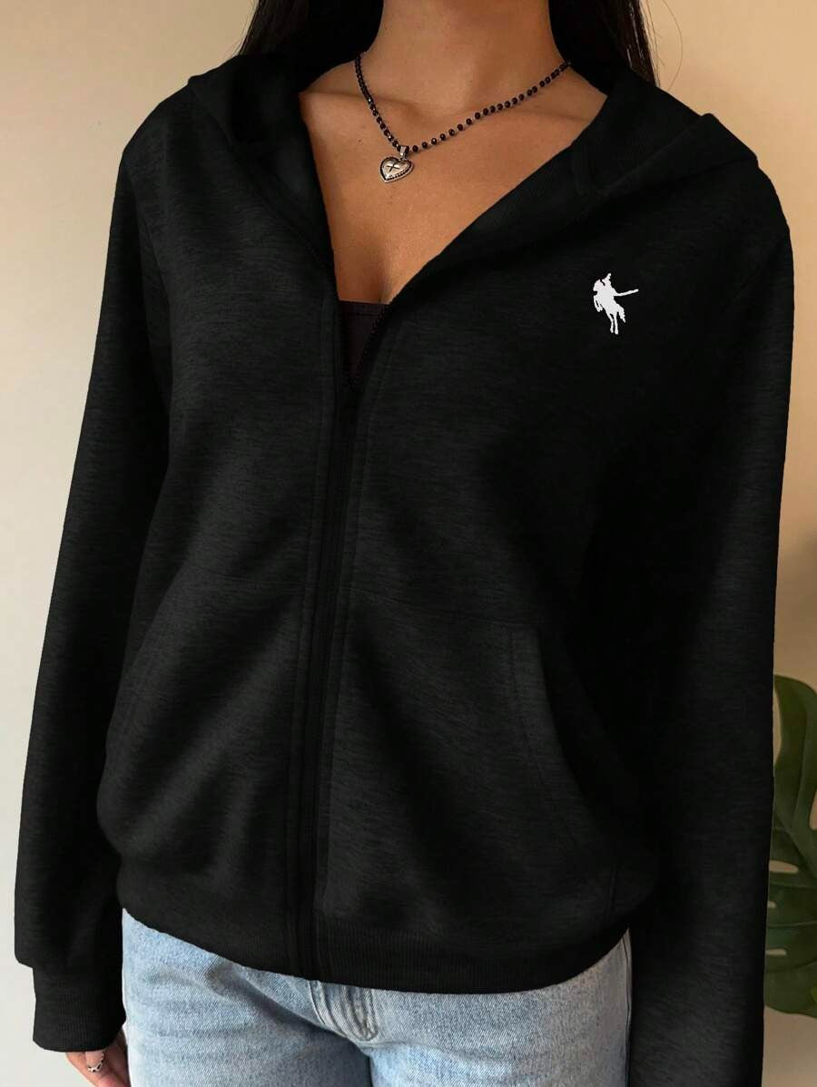 SHEIN EZwear هودي أسود مطبوع بطبعة فارس مع كابوشون