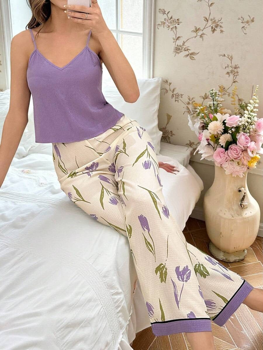 SHEIN طقم بيجامة أنيق مزخرف بنقوش الأزهار