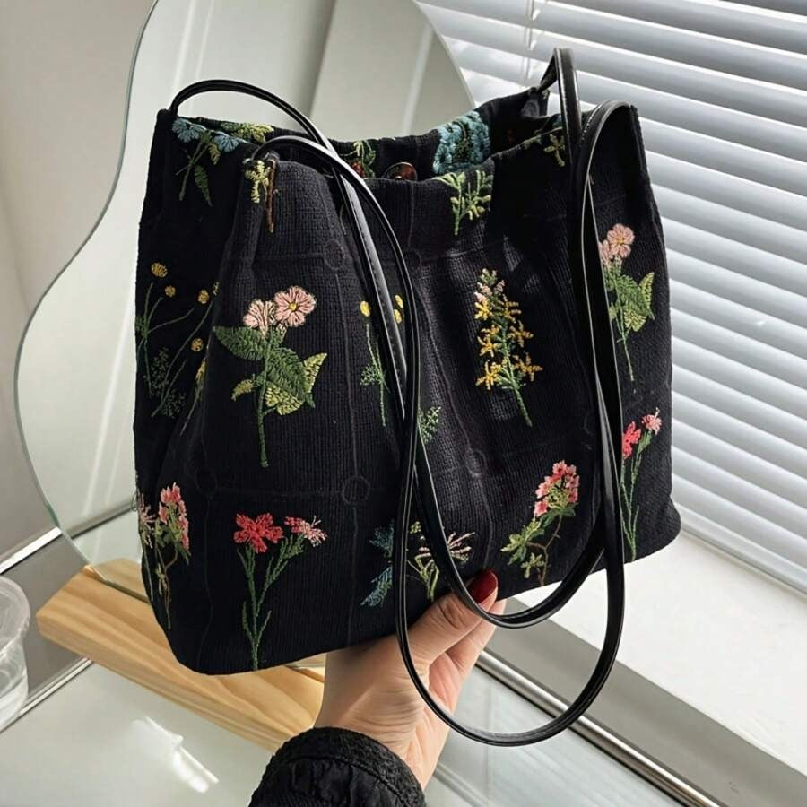 SHEIN حقيبة سوداء بتطريز ورود