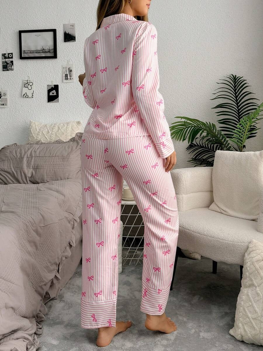 SHEIN SweetSlumber طقم بيجامة بأكمام طويلة وطبعة فيونكة
