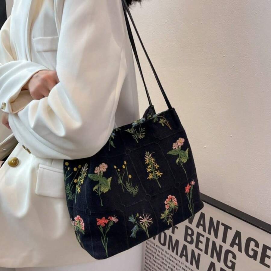 SHEIN حقيبة سوداء بتطريز ورود