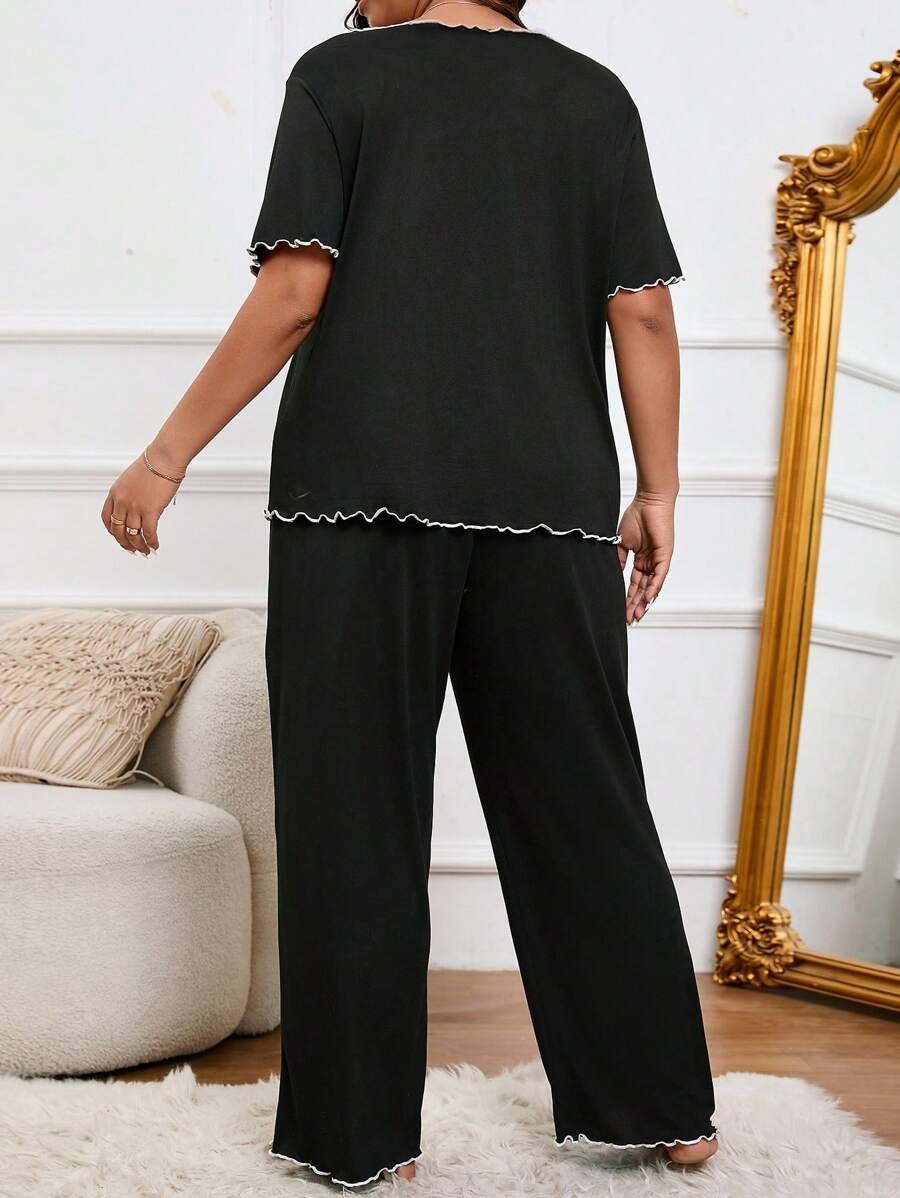 SHEIN طقم بيجامة بتصميم أنثوي مميز