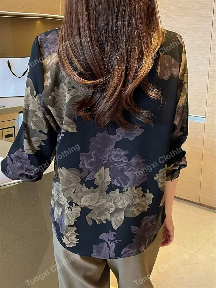 SHEIN بلوزة نسائية بطبعة زهور وأكمام طويلة بتصميم كاجوال