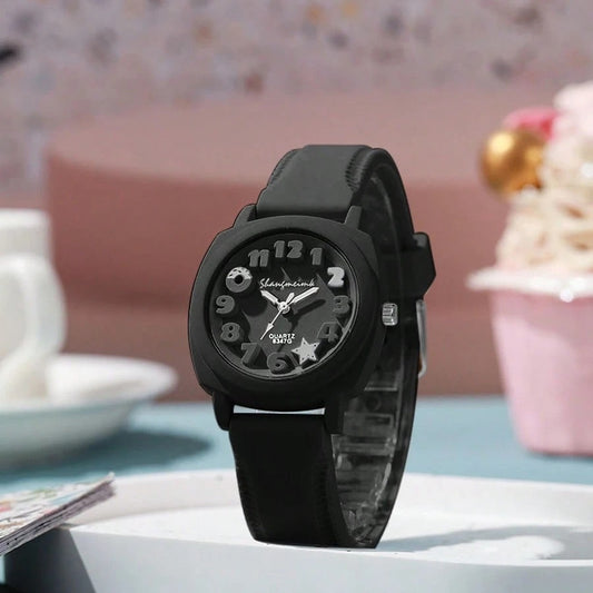 SHEIN ساعة يد نسائية كوارتز بسوار سيليكون بسيط للكاجوال