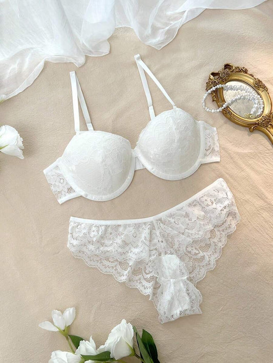 SHEIN طقم دانتيل أبيض بشكل زهور