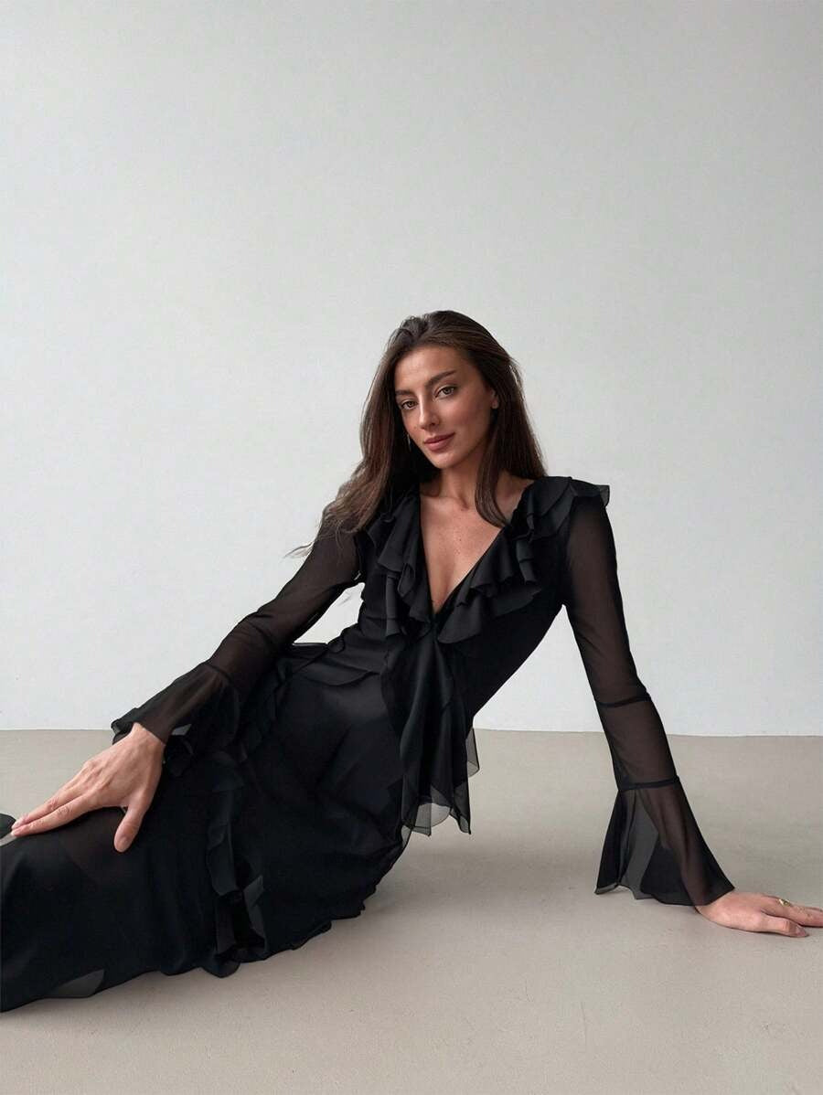 SHEIN Aloruh فستان اسود بقصة رقبة عميقة