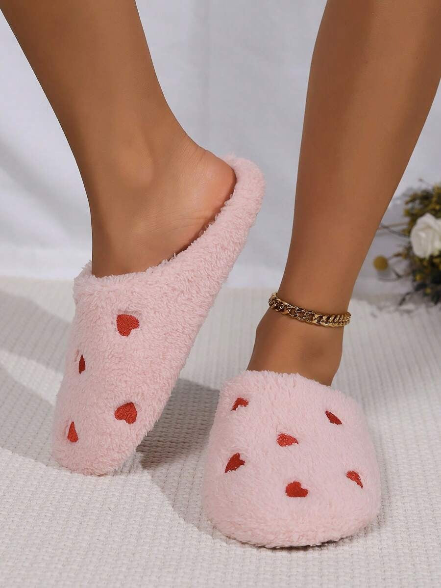 SHEIN شبشب منزلي وردي بشكل قلوب ولون وردي