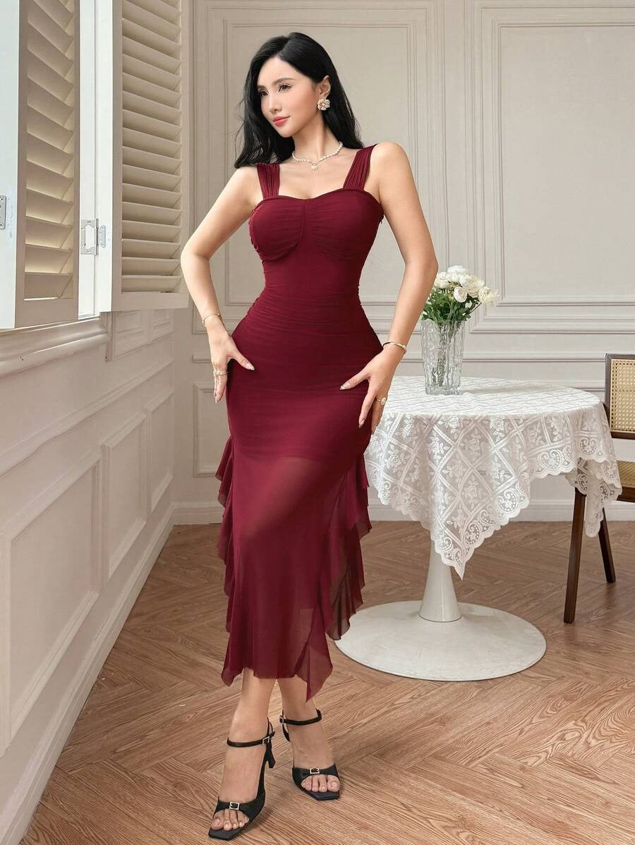 SHEIN DAZY فستان عنابي بكشكشة وشق عالي