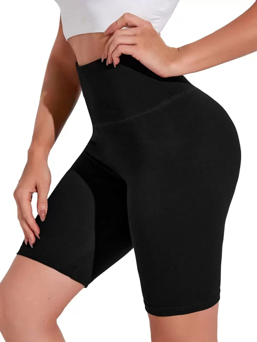 SHEIN شورت نسائي رياضي مريح خصر عالي لون أسود