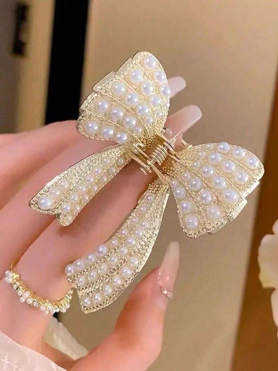 SHEIN مشبك شعر بشكل فراشة ذهبية