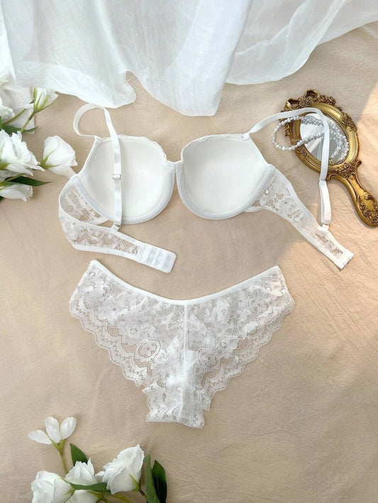 SHEIN طقم دانتيل أبيض بشكل زهور