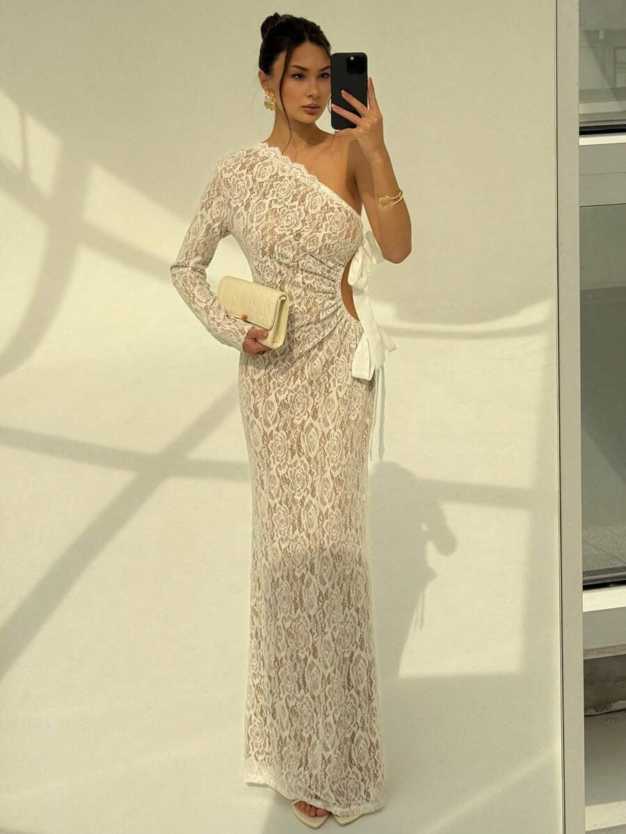 SHEIN Aloruh فستان ابيض طويل كتف واحد مزين برباط وفراشات