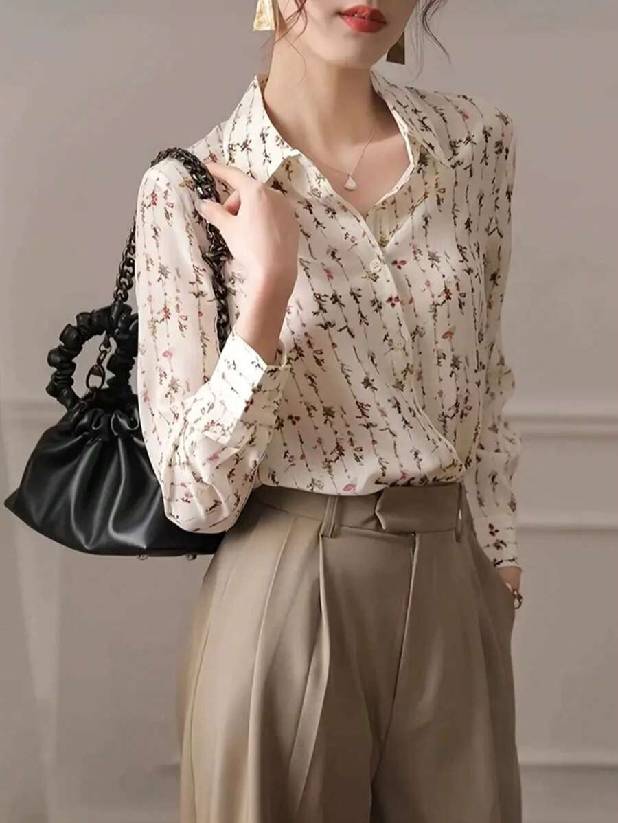 SHEIN قميص بطبعة زهرية ناعمة وأزرار أمامية