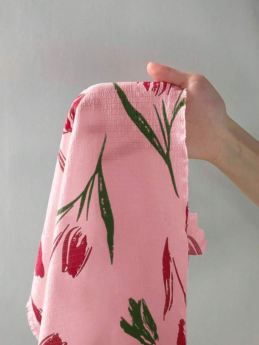 SHEIN CottageSlumber طقم بيجامة بطبعة زهور وكشكشة دانتيل