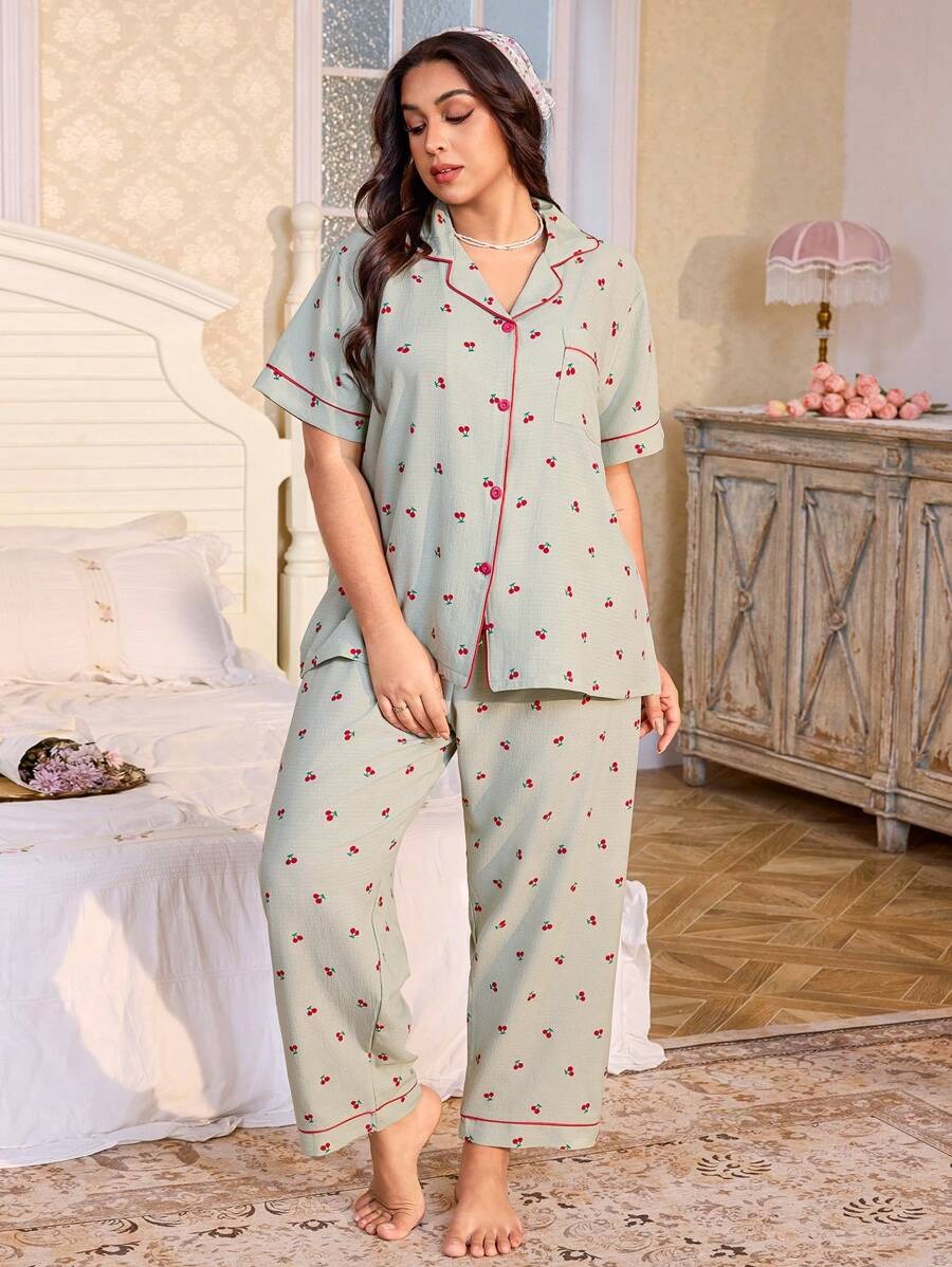 SHEIN طقم بيجامة نسائي مطبوع بالكرز بلون أخضر