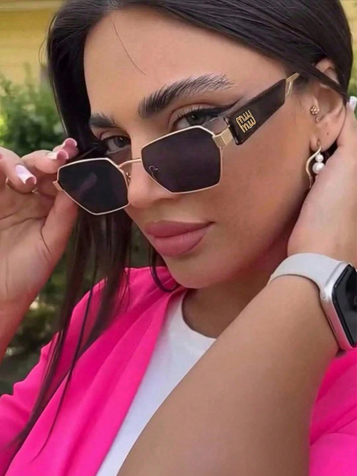 SHEIN نظارة أنيقة بتصميم عصري بلون أسود رمادي