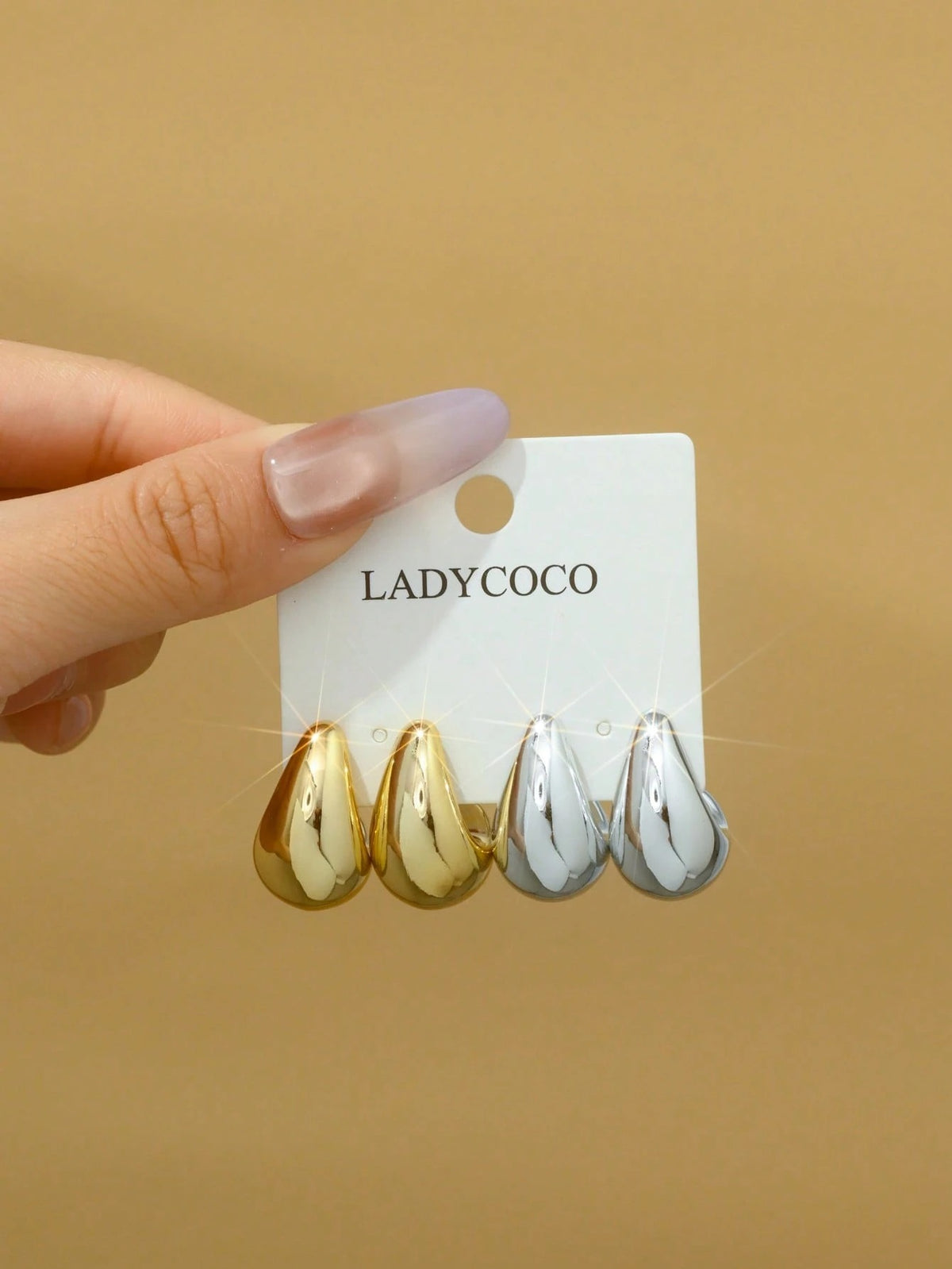 SHEIN LADYCOCO زوجين أقراط بتصميم قطرة ماء متدلية بلون ذهبي وفضي