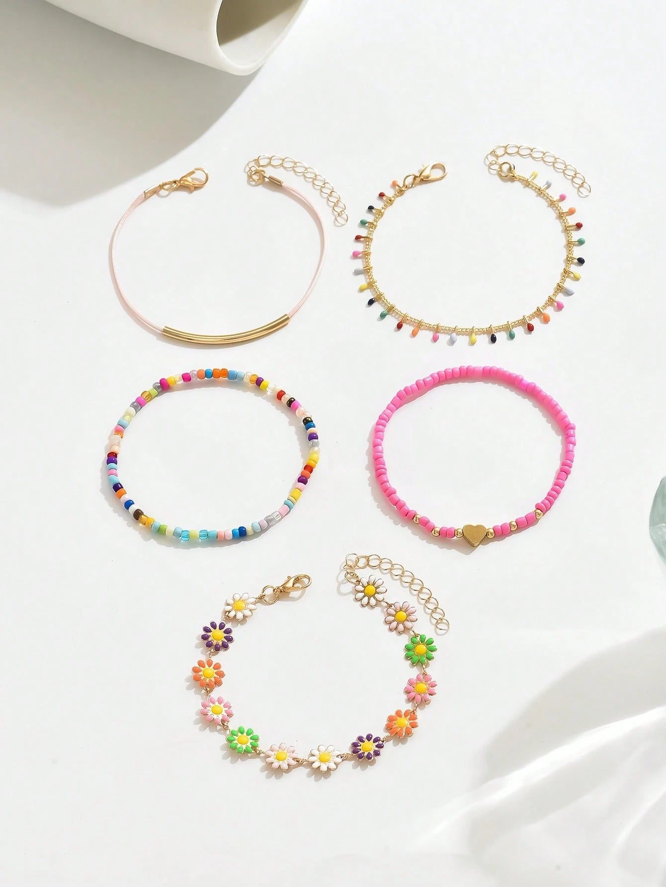 SHEIN طقم 5 أساور زهور الأقحوان خرز وزيتية