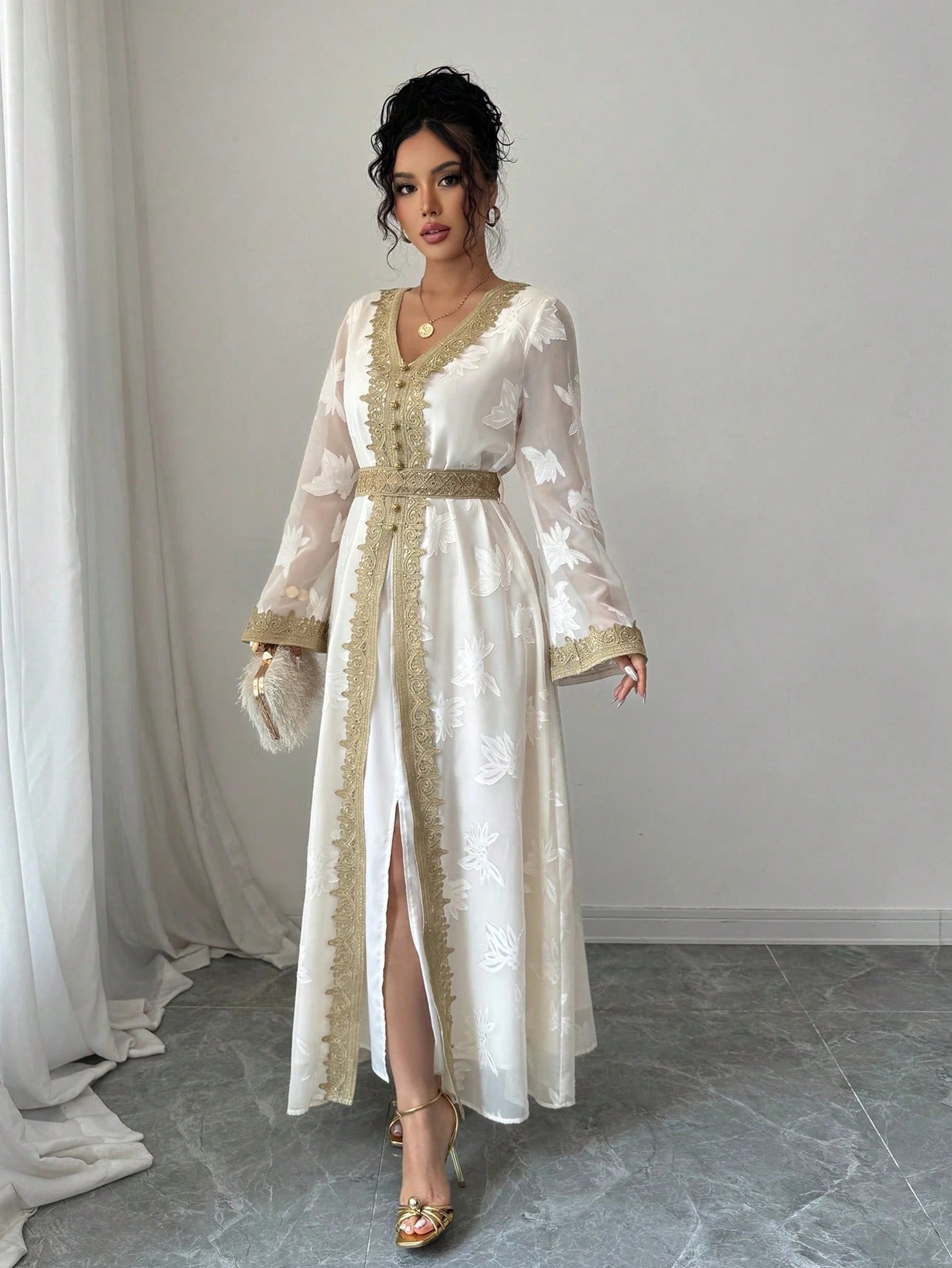 SHEIN Rafferiza فستان بياقة V وأكمام طويلة دانتيل