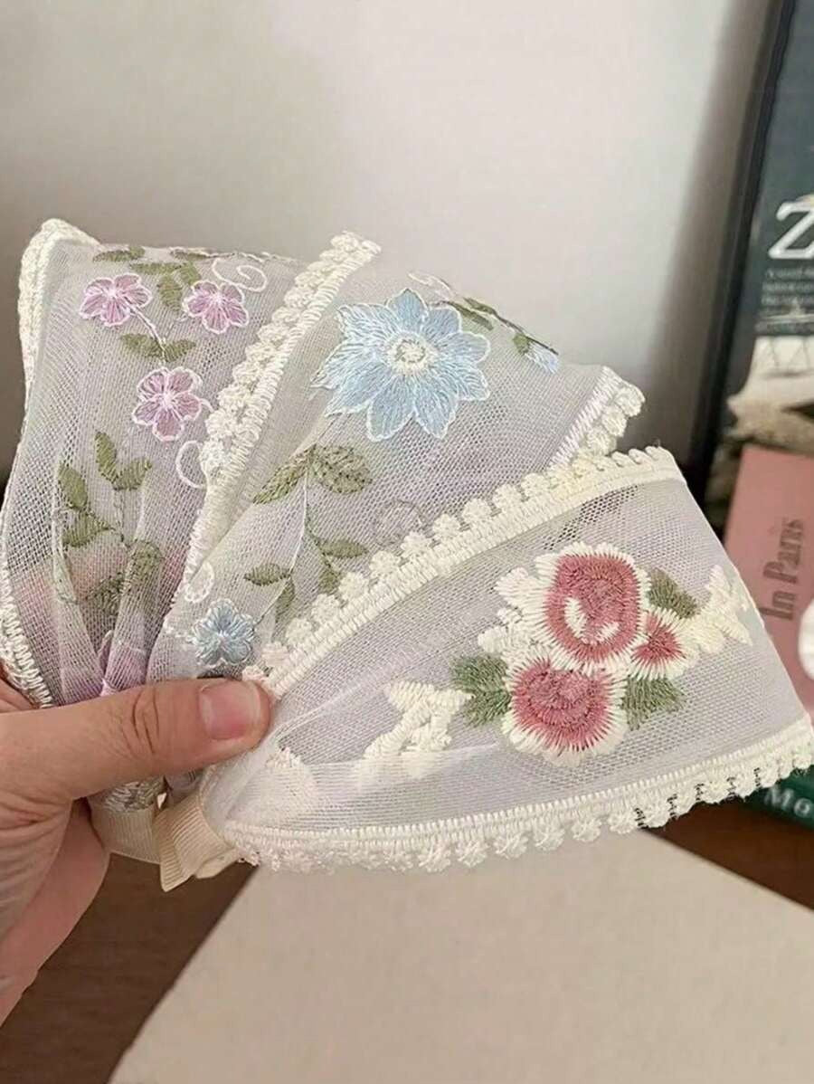 SHEIN طقم 3 عصابات رأس بتطريز ورد مزينة باللؤلؤ