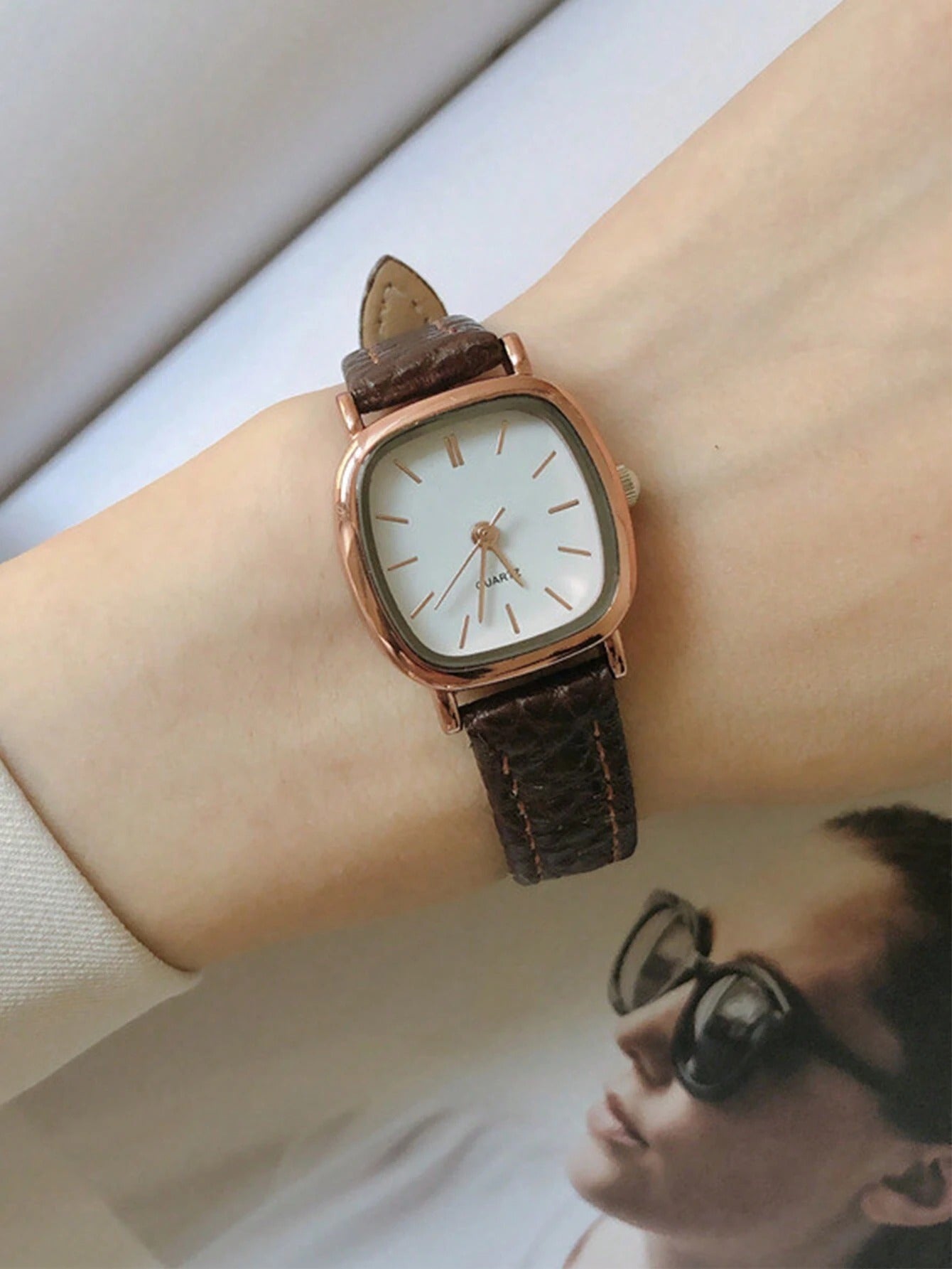 SHEIN ساعة نسائية كوارتز مربعة بسوار جلد كاجوال