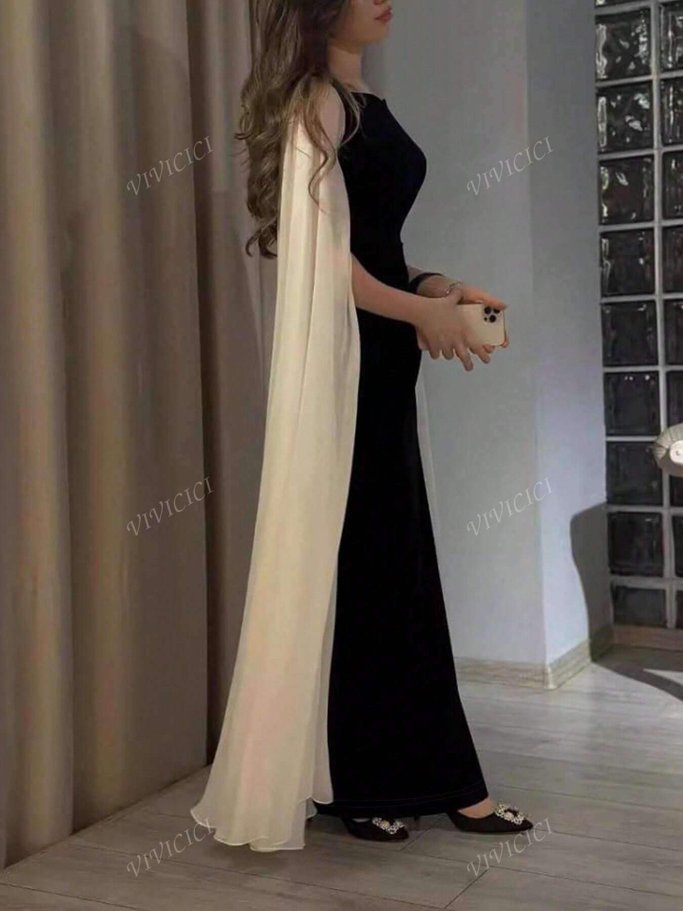 SHEIN فستان ماكسي أنيق بتفاصيل متباينة وياقة مربعة