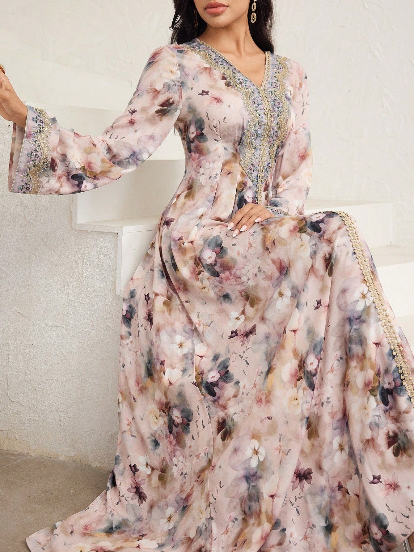 SHEIN Al Najma جلابية قفطان اليوم الوطني السعودي بطبعة زهرية أنيقة