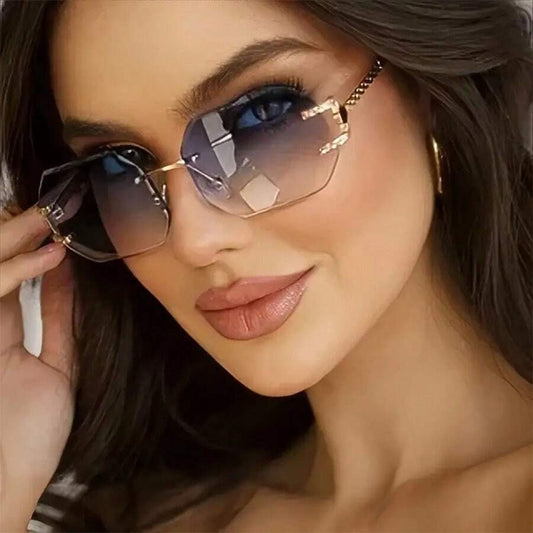 SHEIN نضارة شمس بدون إطار بتصميم هندسي شيك لون اورجواني
