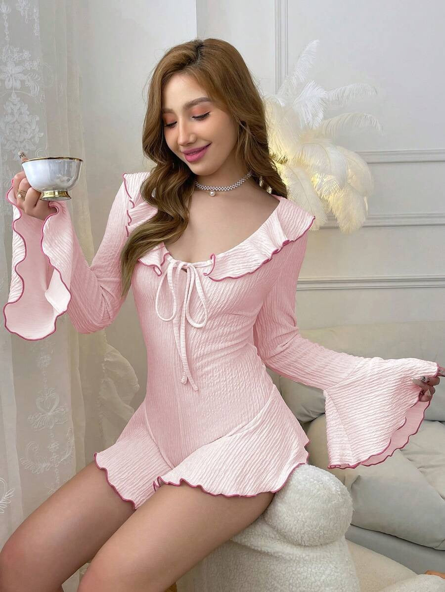 SHEIN رومبير وردي دانتيل بأكمام واسعة وتفاصيل كشكشة