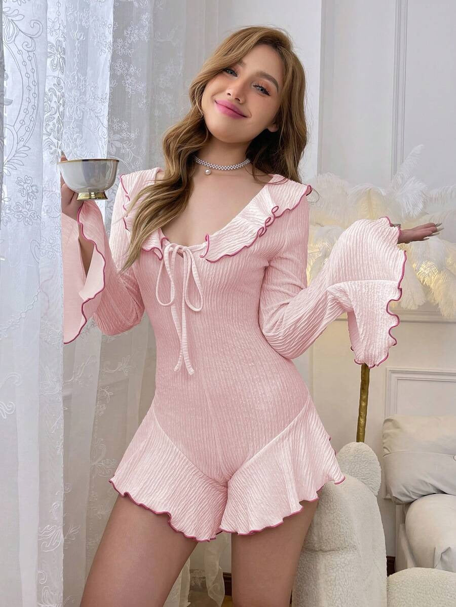 SHEIN رومبير وردي دانتيل بأكمام واسعة وتفاصيل كشكشة