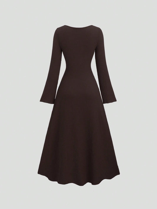 SHEIN Sweetra فستان ماكسي بأكمام واسعة وخصر ملائم وياقة قلبية