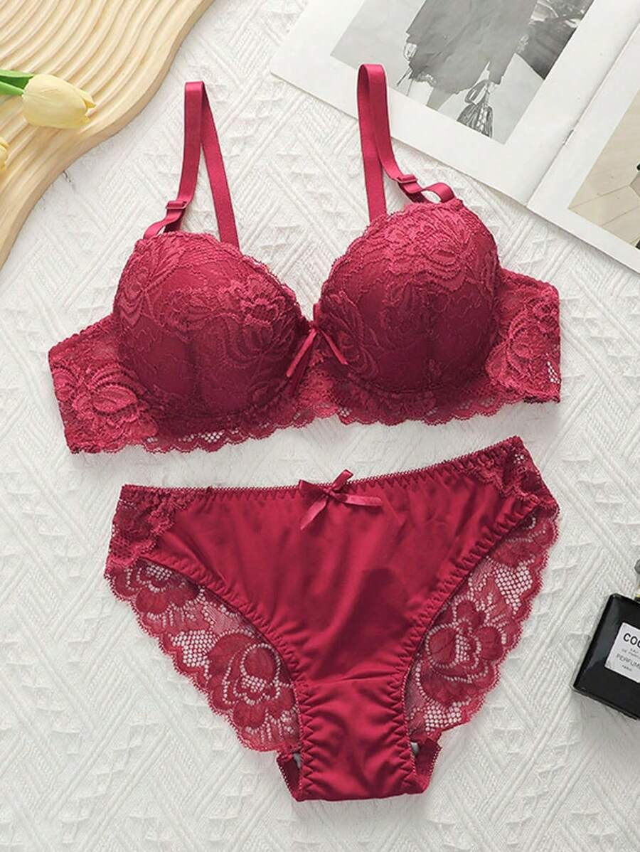 SHEIN طقمين من الملابس الداخلية النسائية بدانتيل أنيق