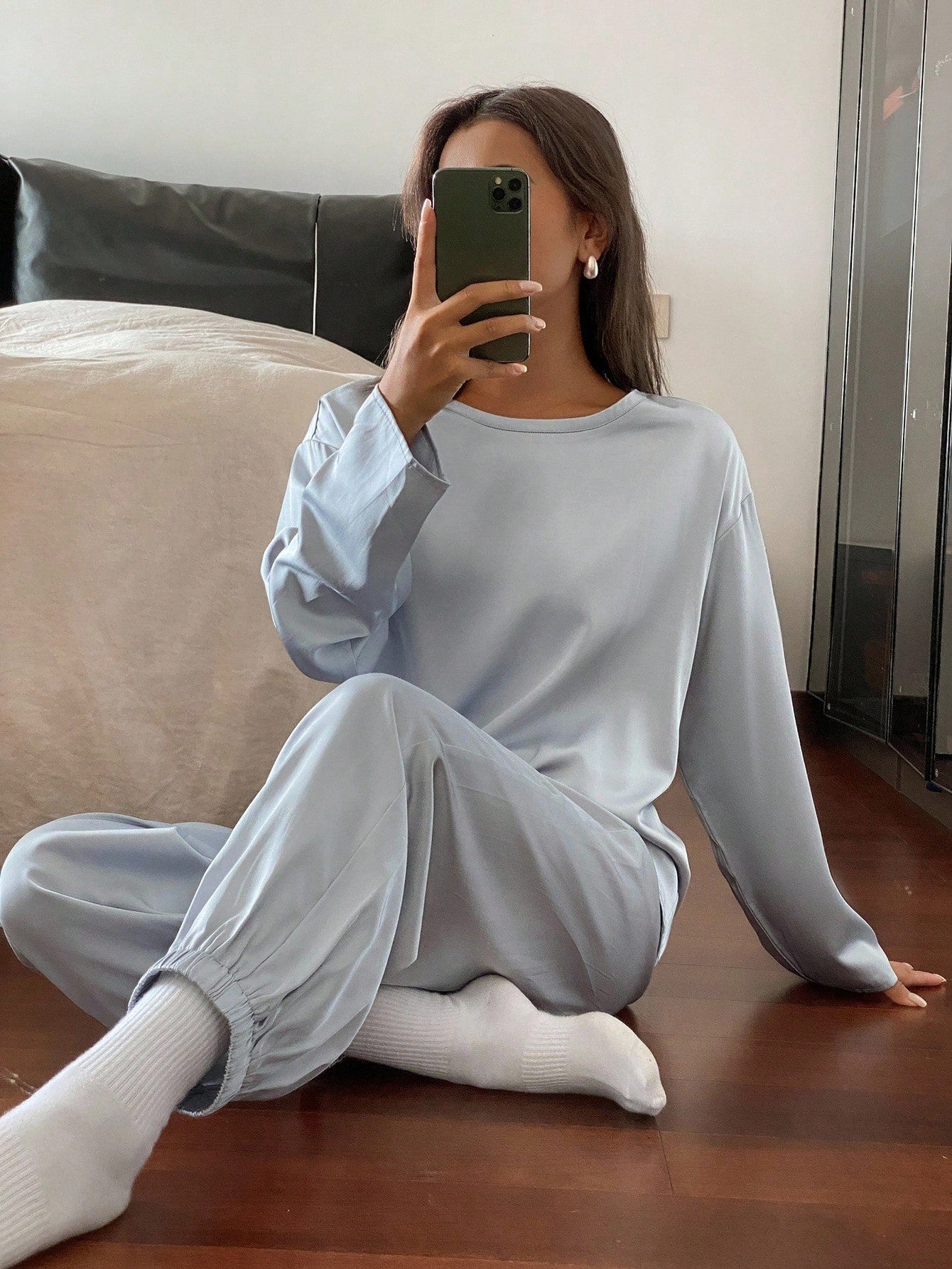SHEIN DAZY بدلة نوم ساتان نسائية بلون أحادي