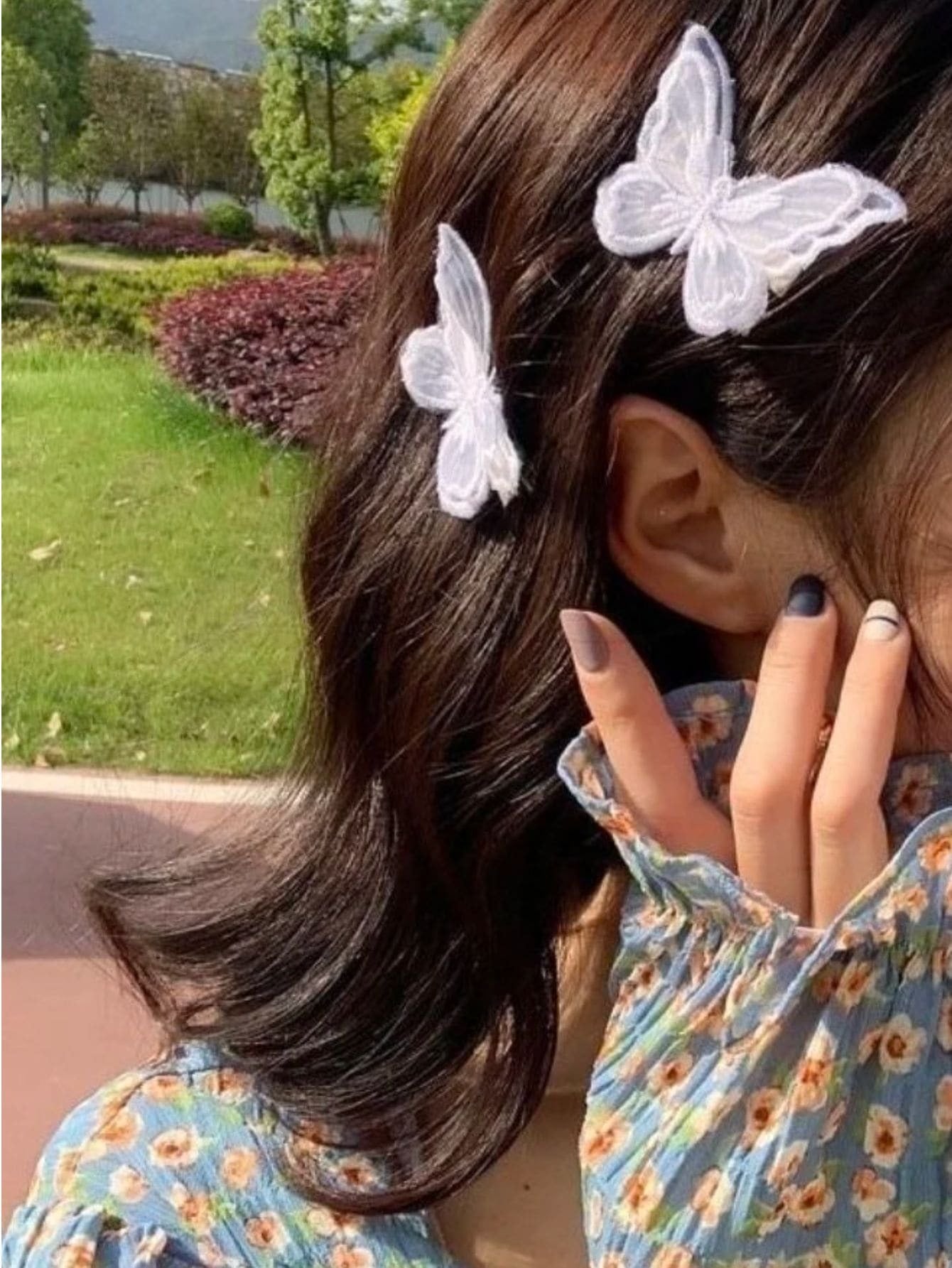 SHEIN طقم 4 قطع دبابيس شعر صغيرة بشكل فراشة