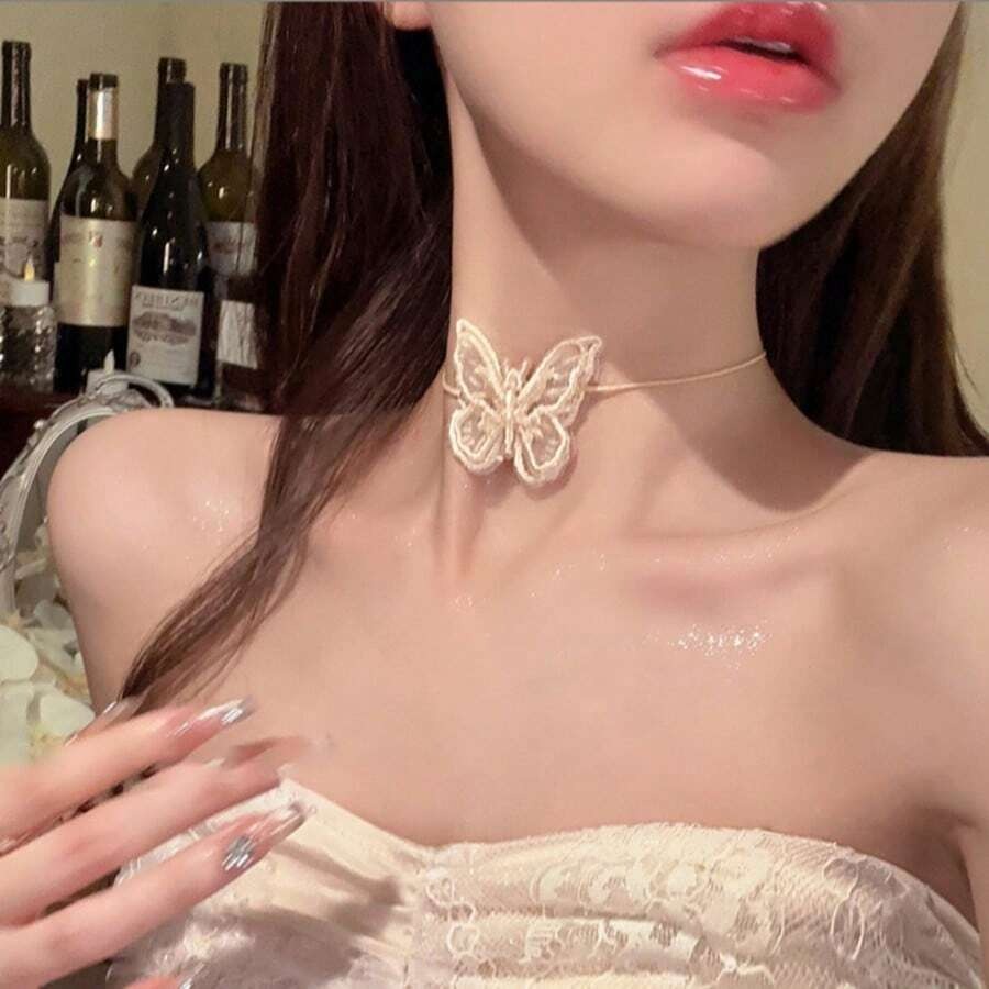 SHEIN طقم 4 قطع دبابيس شعر صغيرة بشكل فراشة