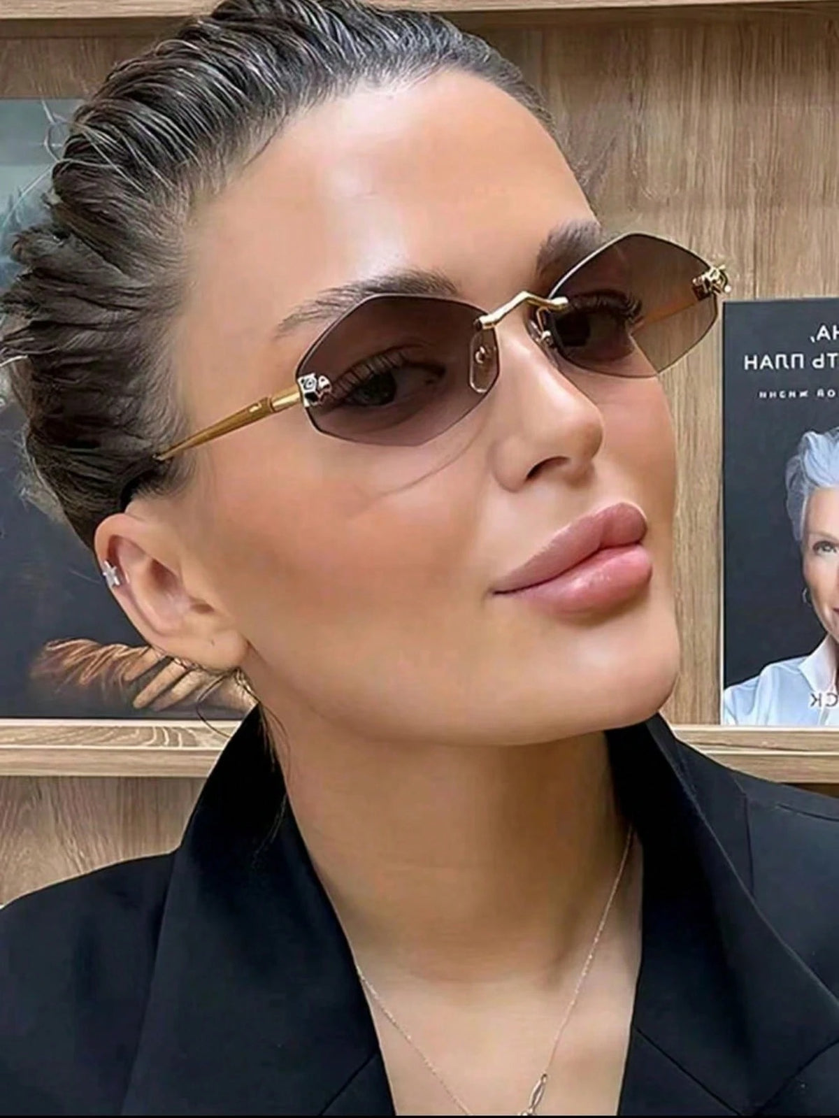 SHEIN نظارة شمس بدون إطار عدسة رمادية + إطار ذهبي