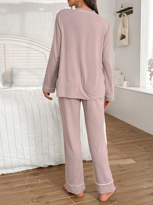 SHEIN BloomMama طقم بيجامة للحوامل 2 قطع برقبة V وتطريز حرفي