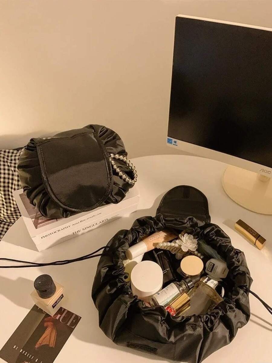 SHEIN حقيبة مكياج بلون أسود